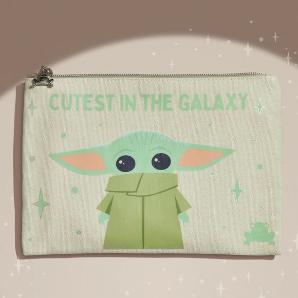 BABY YODA MIRROR AND MAKE UP BAG BY COLOURPOP - Picture 3 of 5